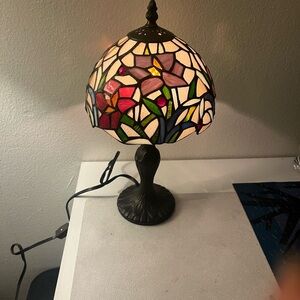 Stained Glass Table Lamp with Floral Design